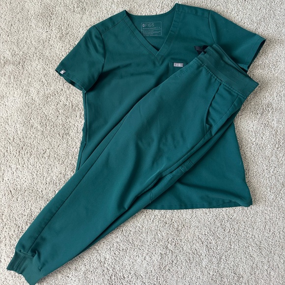 Figs Forest Green V-Neck Scrub Top - Picture 5 of 5